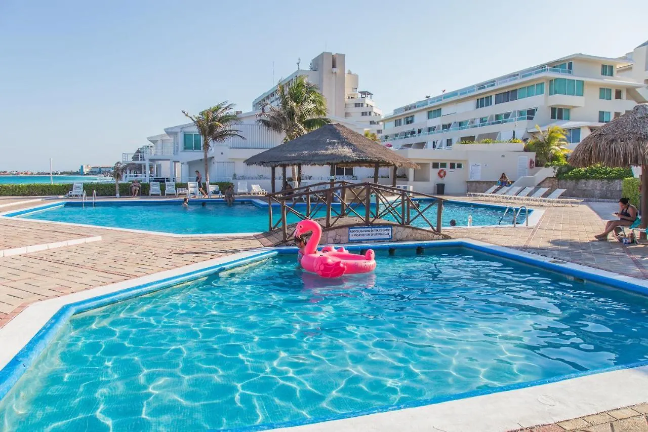 Aparthotel Ocean View Three Bedroom, Three Story Penthouse By The Beach Cancun Mexico