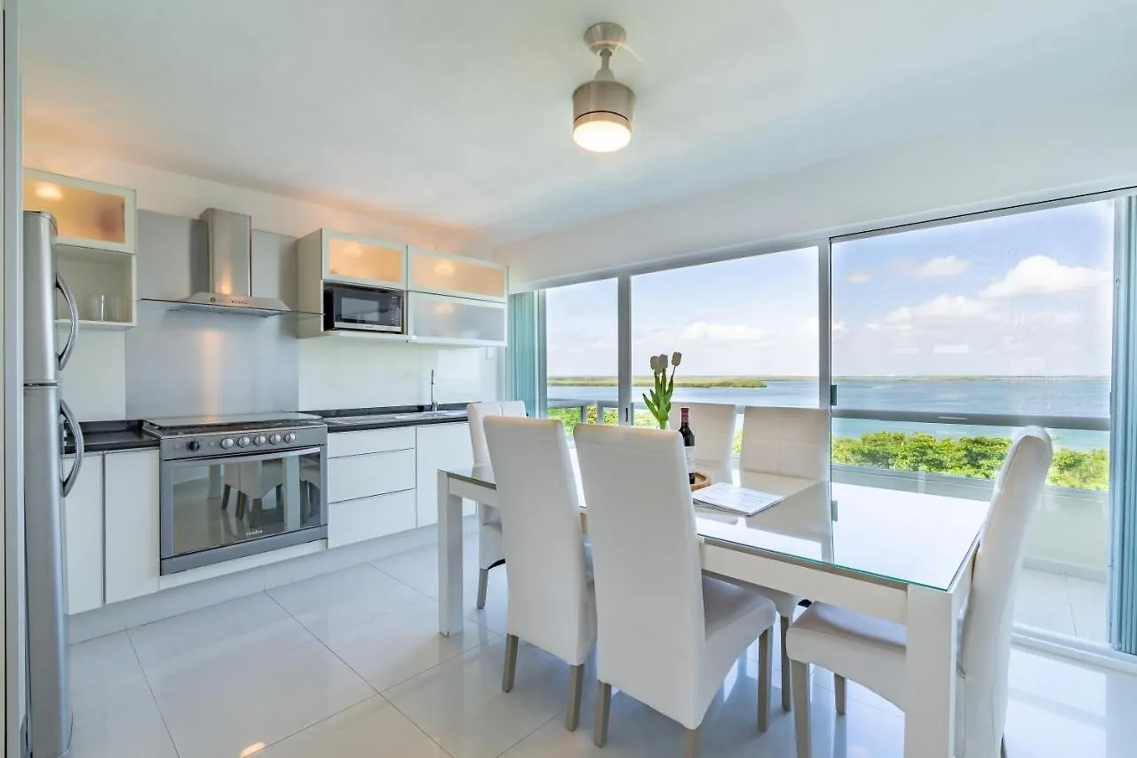 Ocean View Three Bedroom, Three Story Penthouse By The Beach Cancun Aparthotel