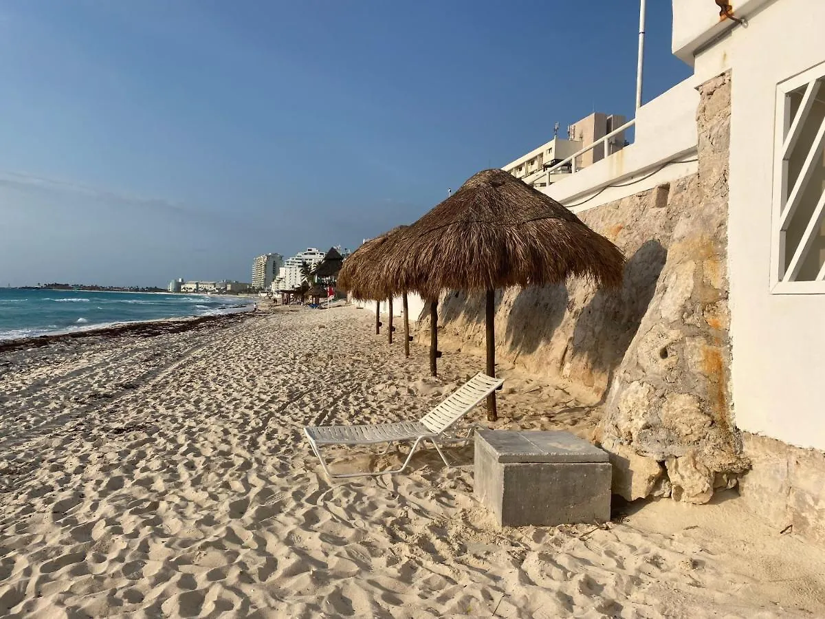 Ocean View Three Bedroom, Three Story Penthouse By The Beach Cancun Aparthotel